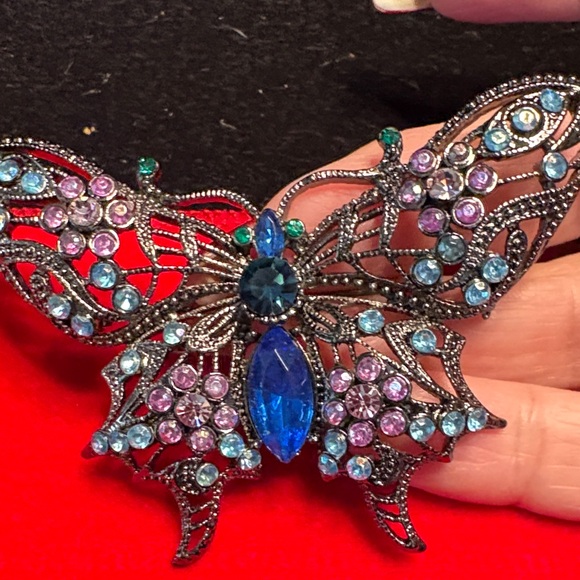 Elegant Butterfly Brooch with Blue and Silver Accents - Picture 5 of 5